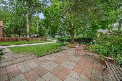 3612 38th St, Des Moines, IA 50310 - photo 4