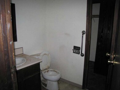 251 Baltimore St, Longview, WA 98632 - photo 6