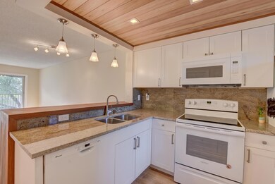 2228 N Cypress Bend Dr 204-13