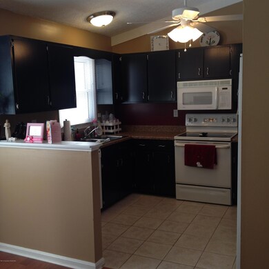 6514 Daverman Ct, Louisville, KY 40228 - photo 4