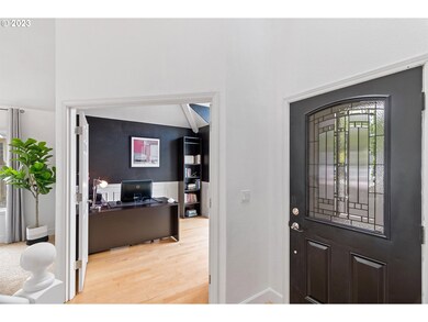 426 SW 18th St, Troutdale, OR 97060 - photo 2