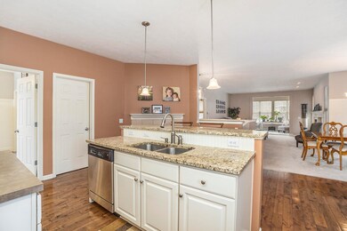 Island w/Granite Counter Top