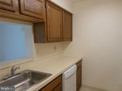 416 Ravens Crest Dr, Plainsboro, NJ 08536 - photo 6