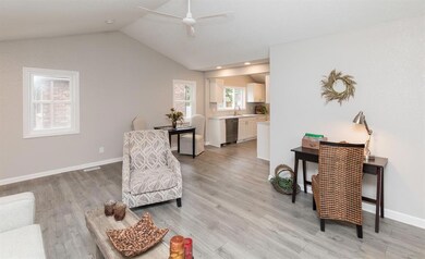 3507 Franklin Ave, Des Moines, IA 50310 - photo 6