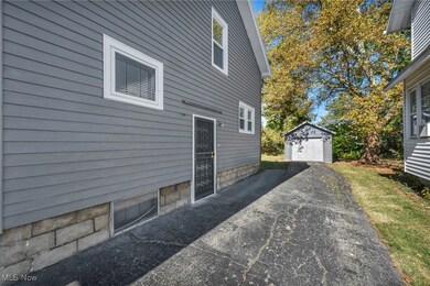 1128 W 11th St, Lorain, OH 44052 - photo 4