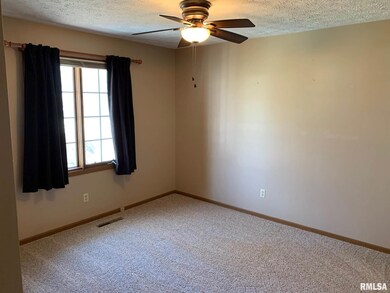 23 Highland Ct, Davenport, IA 52803 - photo 7