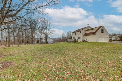 306 Country Heritage Dr, Stroudsburg, PA 18360 - photo 4