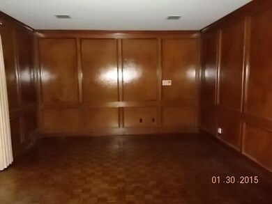 THE BUILT IN SHELVES ARE TO THE LEFT AND RIGHT OF 