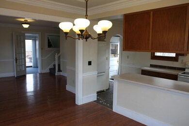 Dining and living room<|><|>