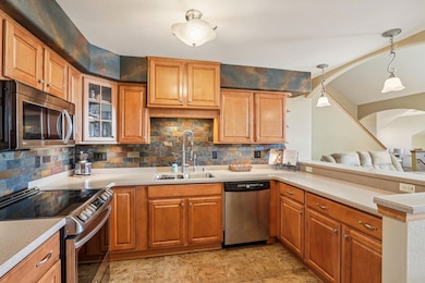 1617 Grey Fox Trail unit G, Mukwonago, WI 53149 - photo 6