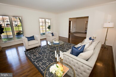 8609 Honeybee Ln, Bethesda, MD 20817 - photo 4