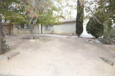 2137 Phlox Ave, Rosamond, CA 93560 - photo 3