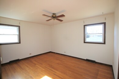832 N Emroy Ave, Elmhurst, IL 60126 - photo 5