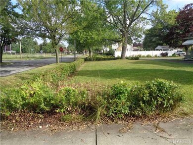 438 Bennett St, North Tonawanda, NY 14120 - photo 4