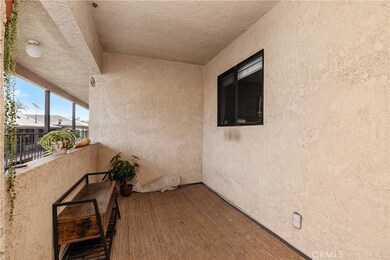 1244 E 3rd St unit 201, Long Beach, CA 90802 - photo 4