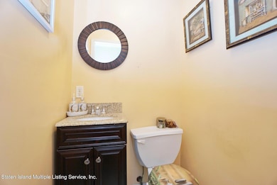 193 Skyline Dr, Staten Island, NY 10304 - photo 7