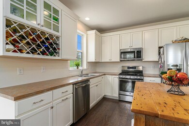 5 Chase Cir, Barto, PA 19504 - photo 4