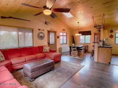 006_Living Room