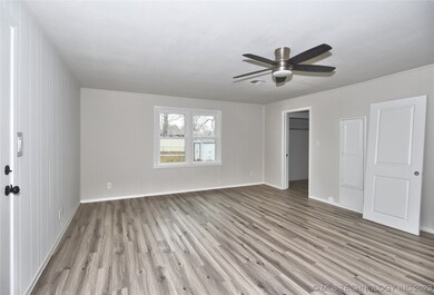 311 E 12th Place, Claremore, OK 74017 - photo 5