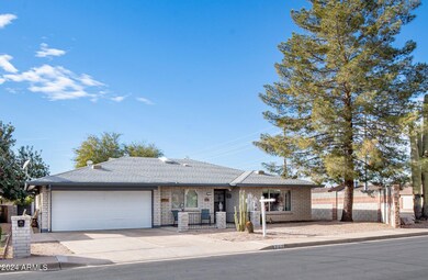 402 S RESEDA