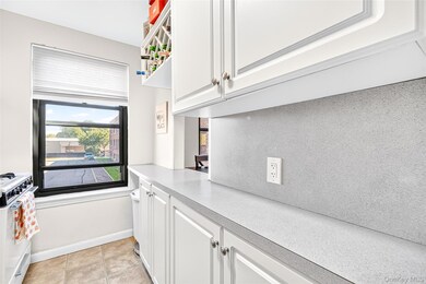 340 Richbell Rd unit B4, Mamaroneck, NY 10543 - photo 6