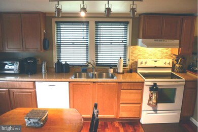 912 Harpers Ferry Rd, Knoxville, MD 21758 - photo 7