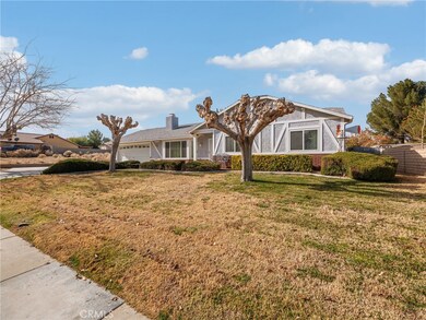 14292 Brentwood Dr, Victorville, CA 92395 - photo 2