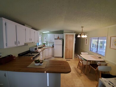 Kitchen and Dine -n area