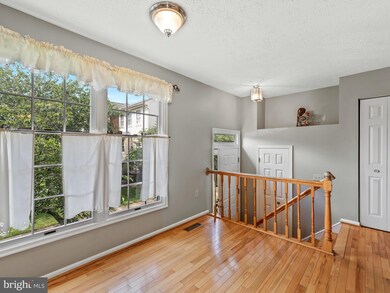 8021 Brightwood Ct, Ellicott City, MD 21043 - photo 3