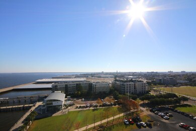 Dockside 12FG_Views to City