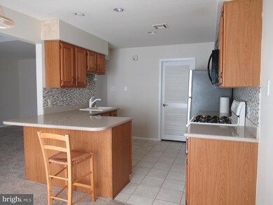 14 Beverly Ct, Trenton, NJ 08691 - photo 5