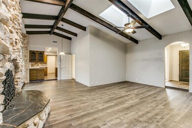 1811 Camelot Dr, Grapevine, TX 76051 - photo 4