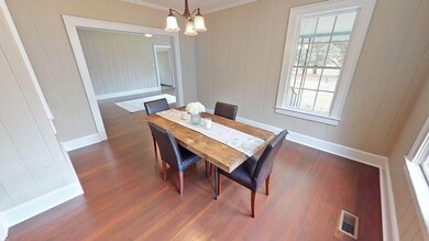 Dining room - original refinished HW floors
