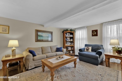 Livingroom 3 18 Pine