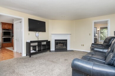 2 Drury Ln unit 1, Nashua, NH 03064 - photo 4