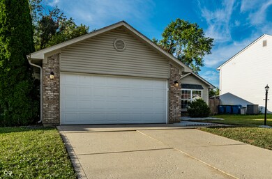 10513 Blue Springs Ln, Fishers, IN 46037 - photo 3