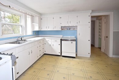 394 Carriage Shop Rd, East Falmouth, MA 02536 - photo 4