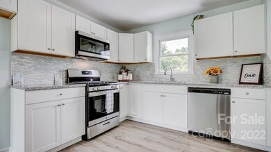 2304 Woodleaf Dr, Gastonia, NC 28052 - photo 3