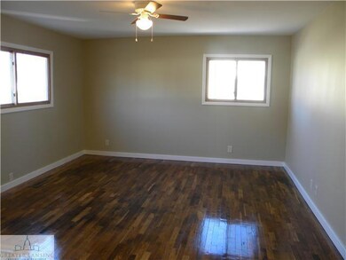 4811 Burchfield Ave, Lansing, MI 48910 - photo 3