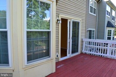 8107 Old Pohick Ct, Lorton, VA 22079 - photo 4