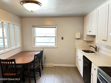 167 N Toll St, Schenectady, NY 12302 - photo 4