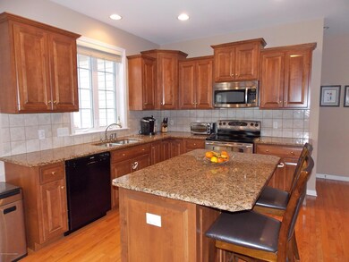 1022 Woodberry Dr, Mountain Top, PA 18707 - photo 5