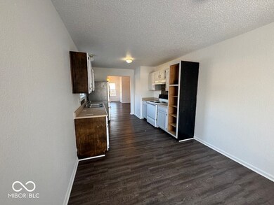 677 Locust Grove Ln, Greenwood, IN 46143 - photo 7