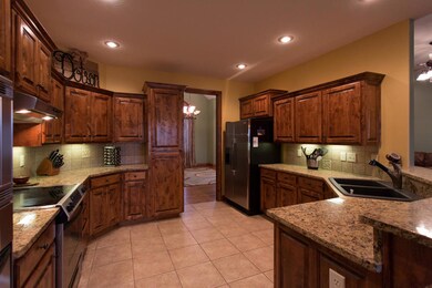 716 N Hawthorn-08