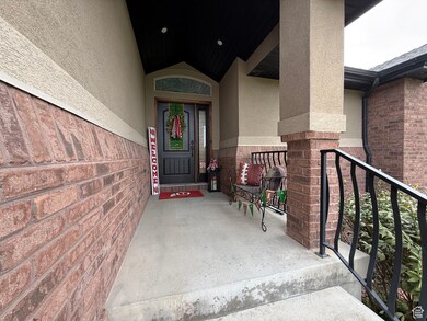818 N 2625 W, Layton, UT 84041 - photo 5