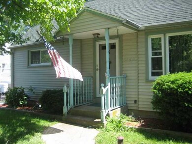 Exterior Front 4 bedrs and 2 full baths