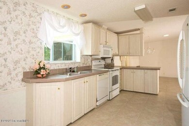 832 Tamarind - Kitchen 1