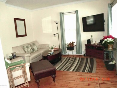 9 main 1st flr living room