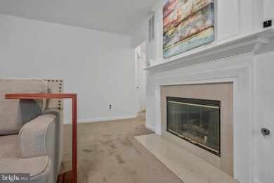 9259 Cardinal Forest Ln unit 9259-201, Lorton, VA 22079 - photo 7