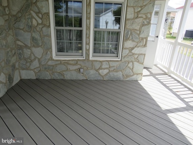 377 Spring Meadow Cir, New Hope, PA 18938 - photo 7